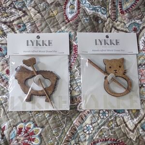 Lykke Shawl Pins Set Of Two Sheep Cat Wooden New